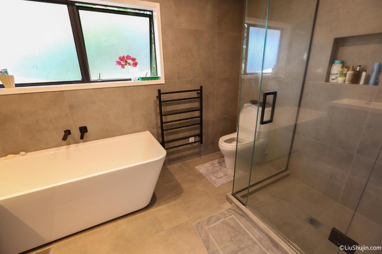 Swimming pool view&new furnished room Auckland Zewnętrze zdjęcie