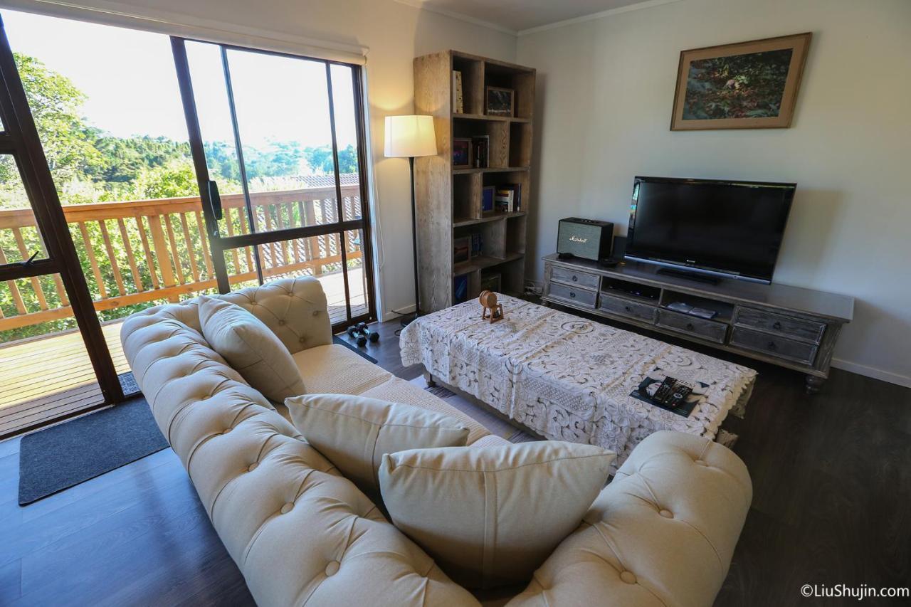 Swimming pool view&new furnished room Auckland Zewnętrze zdjęcie