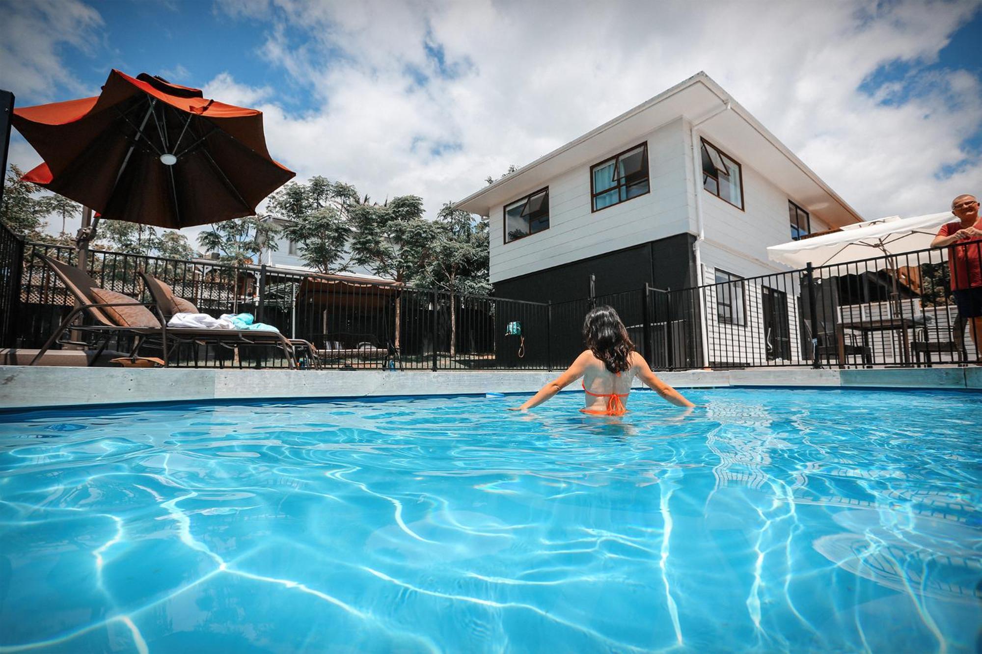 Swimming pool view&new furnished room Auckland Zewnętrze zdjęcie