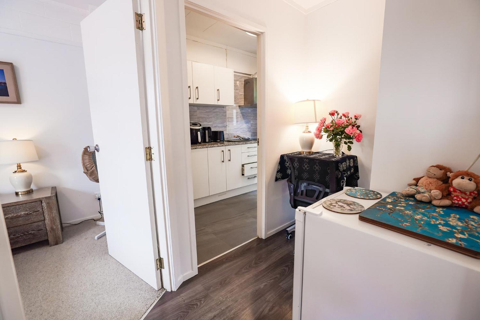 Swimming pool view&new furnished room Auckland Zewnętrze zdjęcie